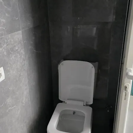 Sea View Apartment *